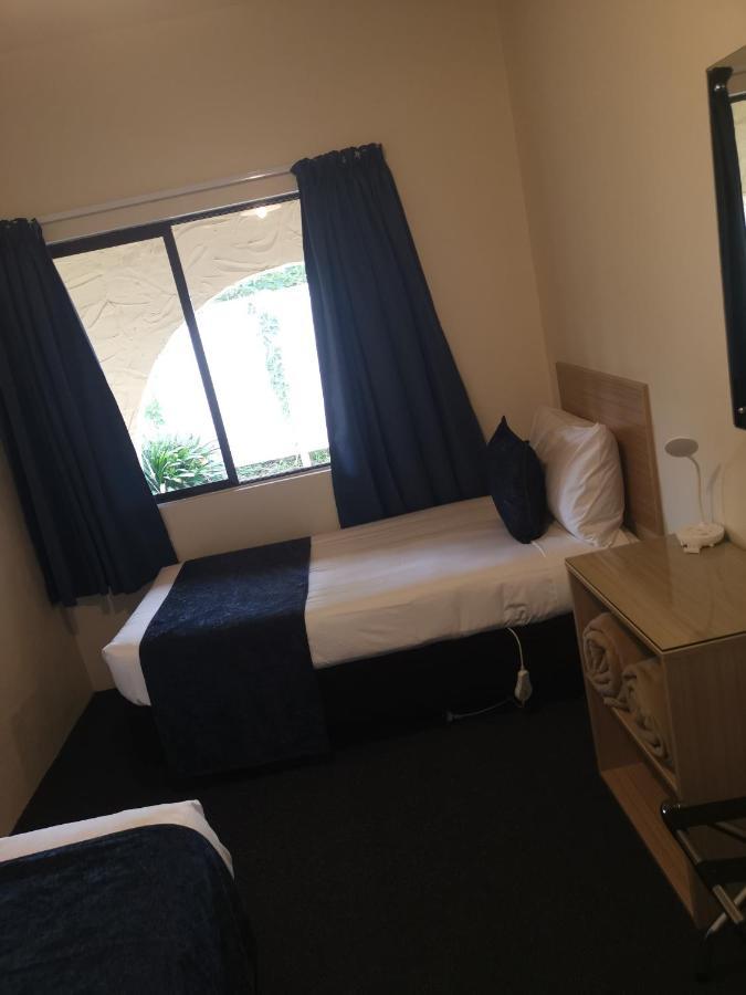 קיימברידג' Captains Quarters Motor Inn מראה חיצוני תמונה