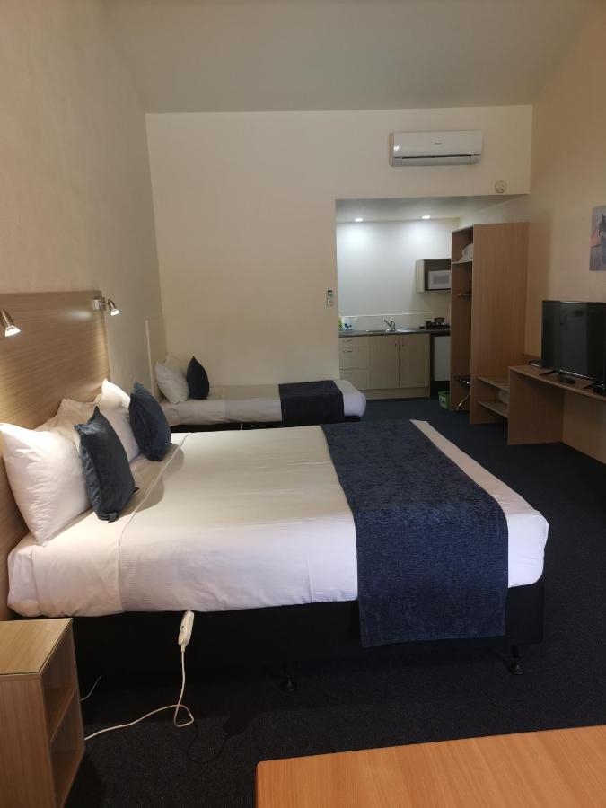 קיימברידג' Captains Quarters Motor Inn מראה חיצוני תמונה