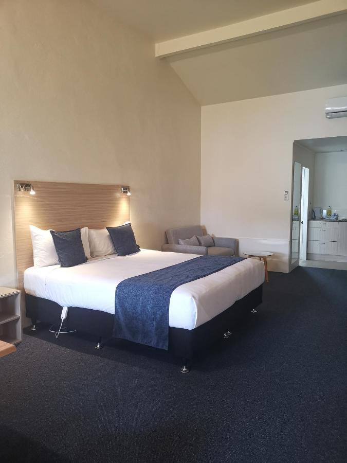 קיימברידג' Captains Quarters Motor Inn מראה חיצוני תמונה