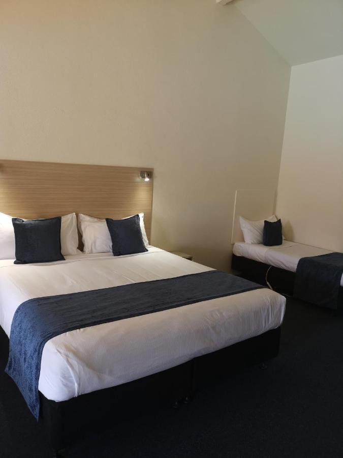 קיימברידג' Captains Quarters Motor Inn מראה חיצוני תמונה