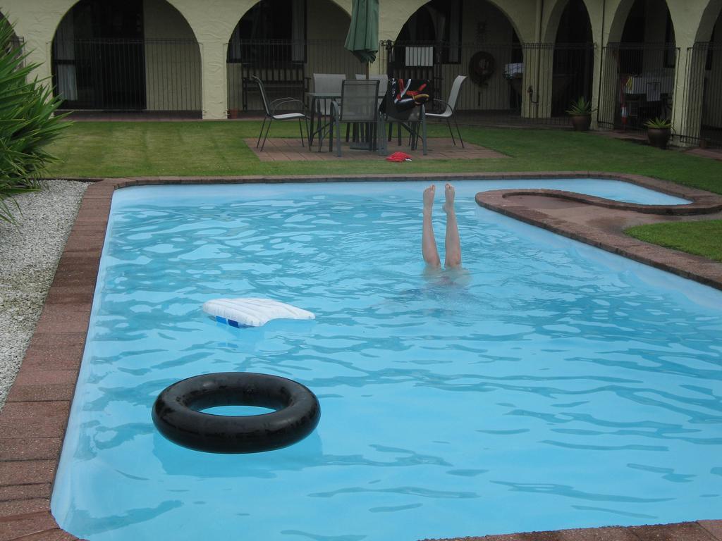 קיימברידג' Captains Quarters Motor Inn מראה חיצוני תמונה