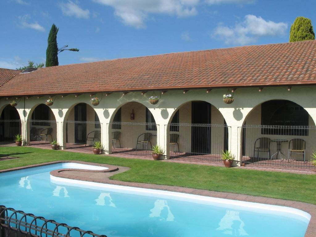 קיימברידג' Captains Quarters Motor Inn מראה חיצוני תמונה