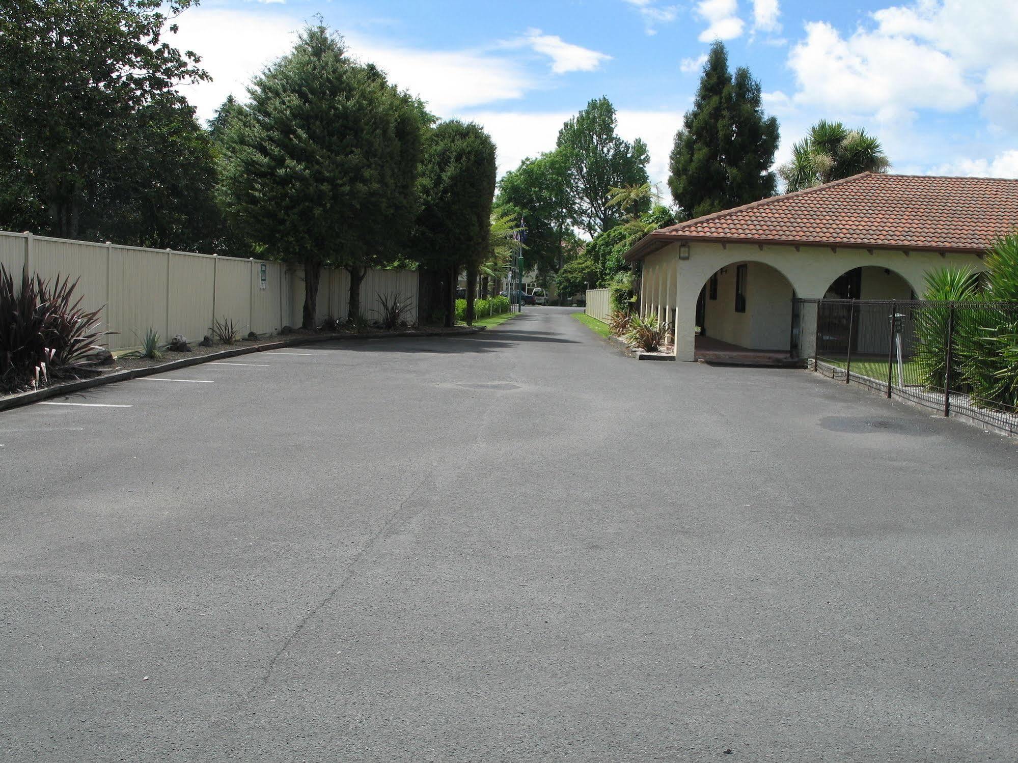 קיימברידג' Captains Quarters Motor Inn מראה חיצוני תמונה