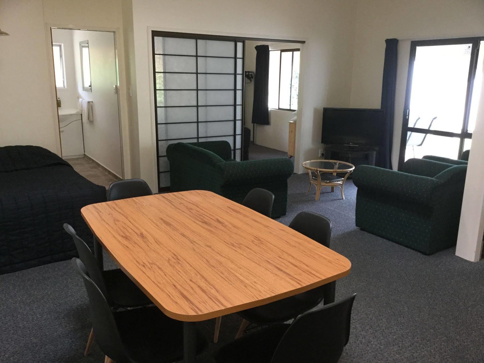 קיימברידג' Captains Quarters Motor Inn מראה חיצוני תמונה